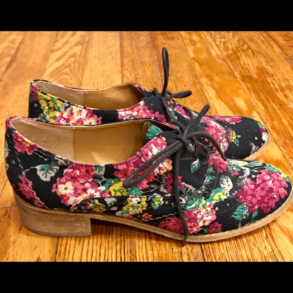 Shoe dazzle floral oxfords